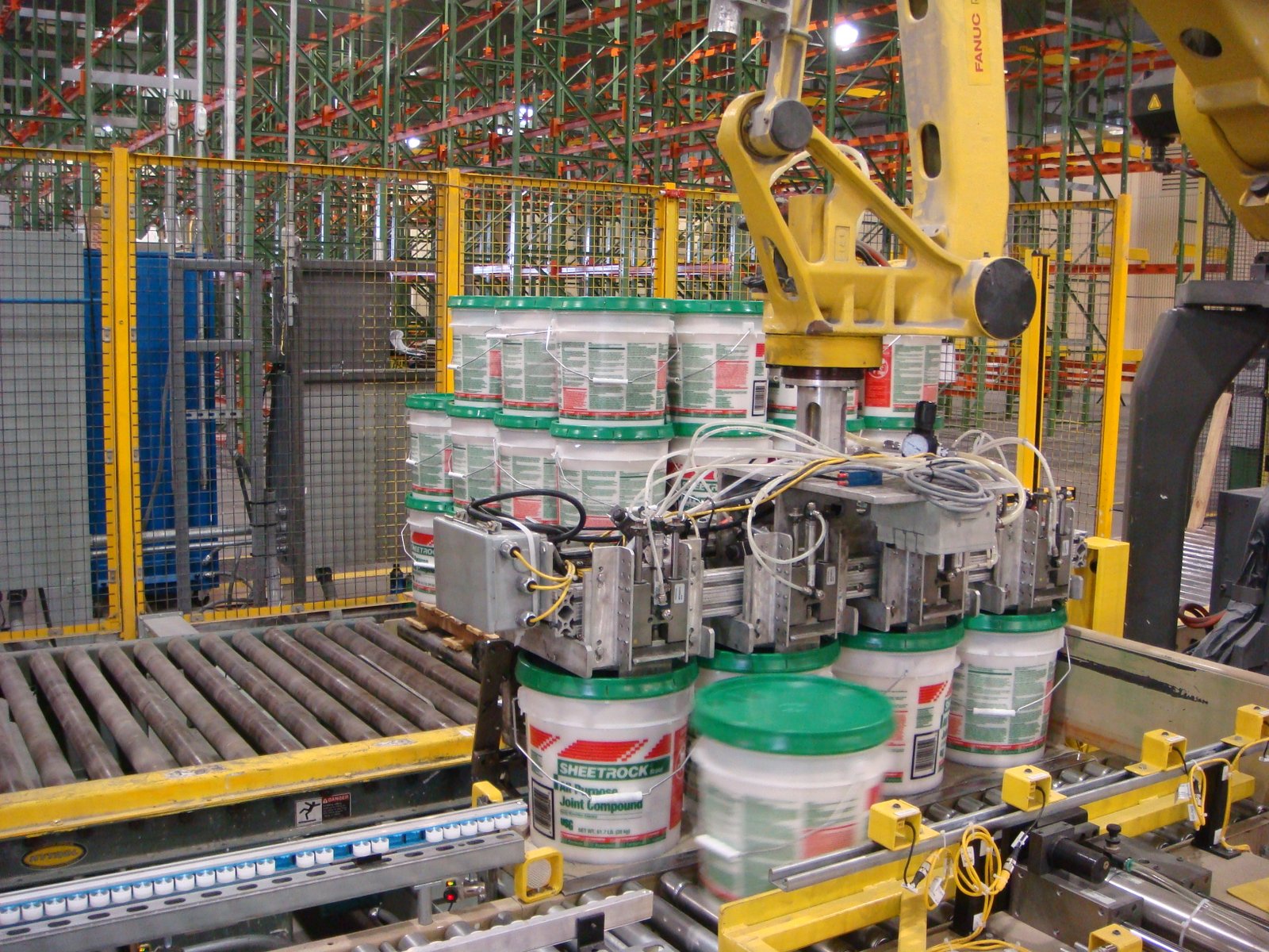 Robotics, palletizing, sorting line